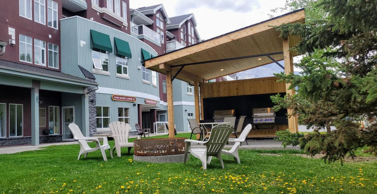 Sunset Mountain Inn Канмор Екстериор снимка
